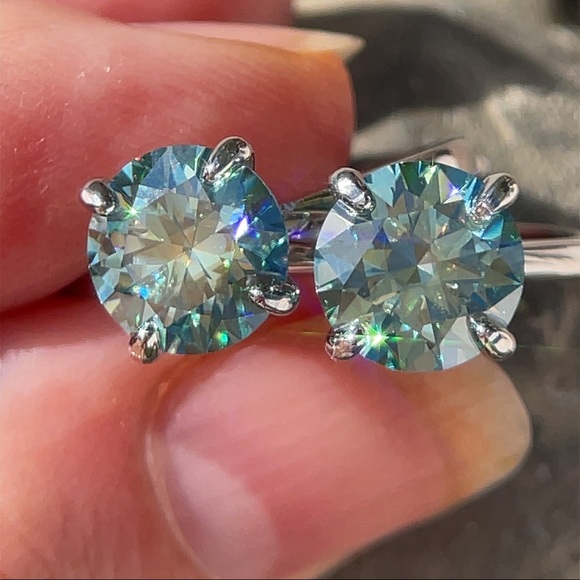 2ct VVS1 Sea Green Moissanite Solitare Ring - Picture 6 of 10